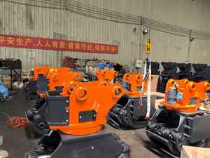 Un escavatore da 12 tonnellate con pinza rotante a 360 gradi per tronchi rende più facile il sollevamento e l'impilamento dei tronchi. - Product Image 5