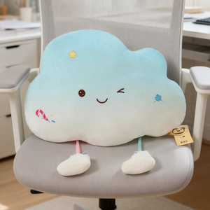 Morbido Peluche a Forma di Nuvola, Simpatico Cuscino con Faccina Sorridente e Piedini, Adorabile Decorazione per la Casa, Regalo di Compleanno - Product Image 4