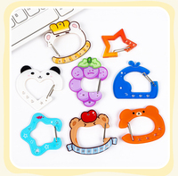 Vente en gros de clips mousquetons en acrylique personnalisés, formes de dessins animés mignonnes, accessoires pour sacs, fournisseur d'articles de cadeaux et d'artisanat