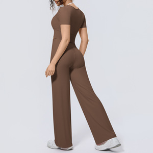 Ensemble de yoga pour femme ODM/OEM, nouveau coloris assorti, respirant, léger, avec logo frontal, deux shorts amples - Product Image 2