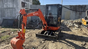  Mini-excavatrice u20 de 2 tonnes avec godet de terrassement d'une capacité de 0,12 m³, type chenillé, équipement d'occasion - Product Image 3