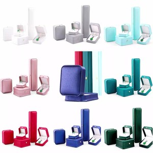 Boîte cadeau personnalisée en cuir PU carrée et arrondie avec logo personnalisé, couleur personnalisée, pour bijoux, bracelet, collier, pendentif, boucles d'oreilles - Product Image 6