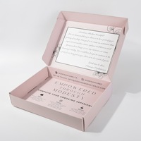 Boîte cadeau pliante en carton ondulé de luxe, personnalisée, avec finition brillante, laminage UV, emballage pour envoi postal, logo en relief, boîte cadeau