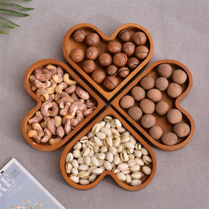 Plateaux de service pour sushis et desserts en bois massif faits à <span class=keywords><strong>la</strong></span> main, en forme de cœur, 4 pièces, modernes, lavables au lave-vaisselle, vente en gros - Product Image 4