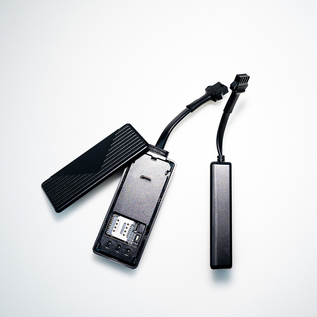 Wholesale 4G+2G 4 Pin Auto Vehicle Truck Tracking Device Gps Locator Car Motorcycle Remote Cut Off GPS Tracker for Car