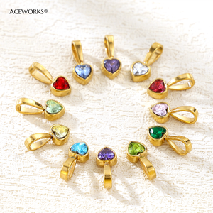 Amuleto Cuadrado con Piedra de Nacimiento para Niños |   Colgante de Zirconia en Acero Inoxidable Chapado en Oro PVD de 18K |   Joyería Moderna Resistente al Agua y al Deslustre - Product Image 3