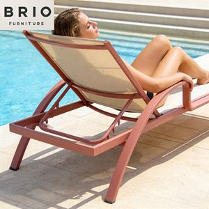 Ensemble de table et de <span class=keywords><strong>chaise</strong></span> <span class=keywords><strong>longue</strong></span> de <span class=keywords><strong>piscine</strong></span> en aluminium d'extérieur en gros à bas prix, nouveau design, pour jardin, balcon, terrasse, rose - Product Image 3