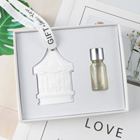Diffuseur d'huiles essentielles en porcelaine en forme de fleur, désodorisant suspendu pour voiture et armoire, en plâtre céramique parfumé, cadeau de luxe très prisé
