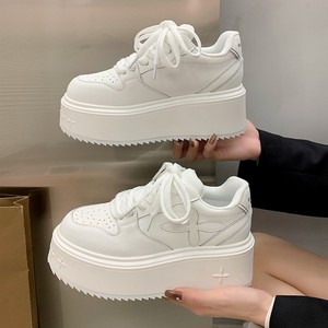 Baskets blanches à semelle épaisse pour femmes de la station européenne, baskets tendance à lacets pour augmenter la taille - Product Image 6