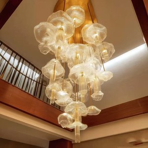 Luminaires suspendus personnalisés pour hôtel, décoration de mariage, villa, grand lustre en verre acrylique LED sur mesure, style nordique. - Product Image 3