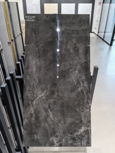 Azulejos de porcelana pulida esmaltada de <span class=keywords><strong>color</strong></span> negro para sala de estar, azulejos de suelo de porcelana de oro negro brillante de lujo - Product Image 2