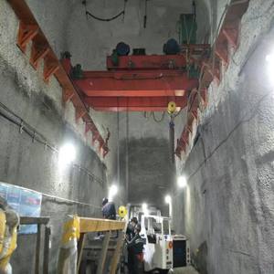 Pont roulant industriel robuste pour la manutention de matériaux dans les tunnels miniers, faible hauteur libre - Product Image 4