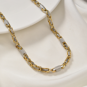 Colliers de mode classiques en acier inoxydable plaqué or 18 carats, avec chaîne byzantine bicolore et accents géométriques carrés - Product Image 3