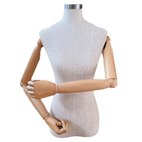 Torse de mannequin féminin avec bras en bois détachables, forme de corps articulée réglable pour l'affichage des foulards et la présentation de vêtements