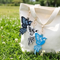 Breloque de sac à main en cuir PU tendance avec motif floral et ornement d'hirondelle, pendentif décoratif multi-usage, cadeau pour hommes et femmes