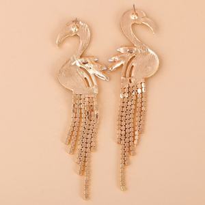 Boucles d'oreilles flamant rose de style européen et américain, inspirées de la mode coréenne, avec pampilles simples et polyvalentes, plaquées or, ornées de cristaux et de strass - Product Image 5