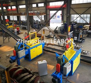 Usine Bûches <span class=keywords><strong>De</strong></span> <span class=keywords><strong>Bois</strong></span> <span class=keywords><strong>de</strong></span> Pin Machine à Copeaux <span class=keywords><strong>De</strong></span> <span class=keywords><strong>Bois</strong></span> Pour La Litière Des Animaux - Product Image 3