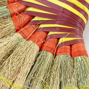 <span class=keywords><strong>Balai</strong></span> artisanal en plumes naturelles FF5706 pour intérieur et extérieur, idéal pour la cour, le garage, la pelouse, le sol, avec manche, pour balayer les routes - Product Image 3