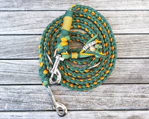 Nuevo conjunto de correa de Collar ajustable personalizado para mascotas hecho a mano 550 Collar de perro trenzado de Paracord con hebilla de cuero decoración de plumas - Product Image 6