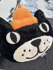 Coussin chat noir 23 cm version UK, style mascotte <span class=keywords><strong>Jack</strong></span> Cat, avec chapeau citrouille, en peluche style gelée, oreiller décoratif, vente en gros B2B - Product Image 3