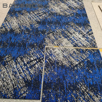 Moderne Bedruckte Teppichfliesen - Geometrisches Muster Rutschfest Haustierfreundlich 100% Nylon für Gewerbe & Heimgebrauch