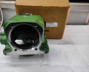 Caja de engranajes R124932 compatible con tractor JD, alto rendimiento, buena calidad, precio asequible - Product Image 2
