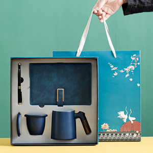 2022 Hot-Selling Gifts Set With Cup & Pen & Notebook New Design Style Gifts Set With Custom Logo
