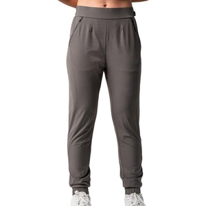 Pantalones Deportivos de Cintura Media de Verano de Alta Calidad y Venta Caliente de Marca Personalizada, Pantalones de Chándal Ecológicos para Gimnasio para Mujer - Product Image 1