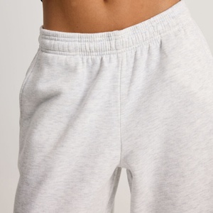 Pantalon de survêtement personnalisé en molleton brossé de coton pour femme, coupe ample à jambe large, style empilé - Product Image 4