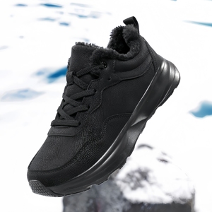 Chaussures décontractées polyvalentes entièrement noires, confortables et légères, idéales pour les trajets quotidiens et les activités sportives en extérieur - Product Image 3