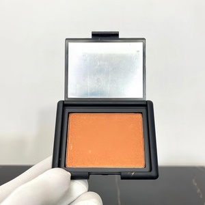 Rubor en polvo de larga duración, sin grumos, sin efecto de humo, con un efecto de maquillaje superior y una apariencia elegante, venta al por mayor de fábrica. - Product Image 1