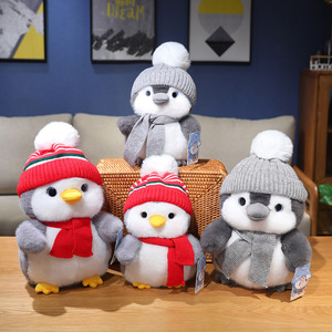 Peluche Pinguino di Harbin con Abito Invernale, Statuetta Unisex in Poliestere, Pupazzo di Neve Natalizio, Pinguino Dormiente - Product Image 3