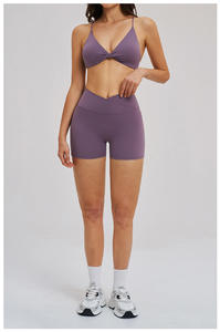 ชุดออกกำลังกายสำหรับผู้หญิง กางเกงขาสั้น บรา ชุดโยคะ ชุดฟิตเนส กางเกงขาสั้นเอวสูงแบบไขว้ ระบายอากาศได้ดี ไร้ตะเข็บ - Product Image 3