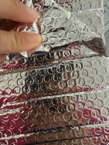 Rouleaux d'isolation en feuille réfléchissante, film à bulles d'air en aluminium pour protection thermique, barrière radiante pour greniers et fenêtres - Product Image 5