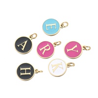Yiwu Aceon acier inoxydable or 18 carats fabrication de bijoux à bricoler soi-même police personnalisée en relief Mini disque initiale émail coloré lettre ronde breloque