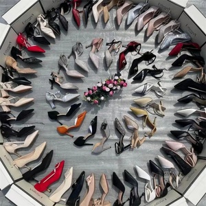 Gina - Venta al por Mayor de Pacas de Zapatos de Segunda Mano de Alta Calidad, Marcas Variadas, Estilos Mixtos para Ropa de Mujer y Hombre - Product Image 5