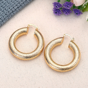Orecchini a Cerchio Testurizzati e Vistosi per Donne, Gioielli Minimalisti e Distintivi - Product Image 4