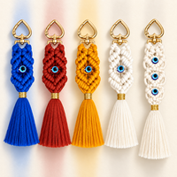 Porte-clés en macramé bohème en coton avec des perles œil porte-bonheur, des fermoirs en forme de cœur et cinq styles de couleurs