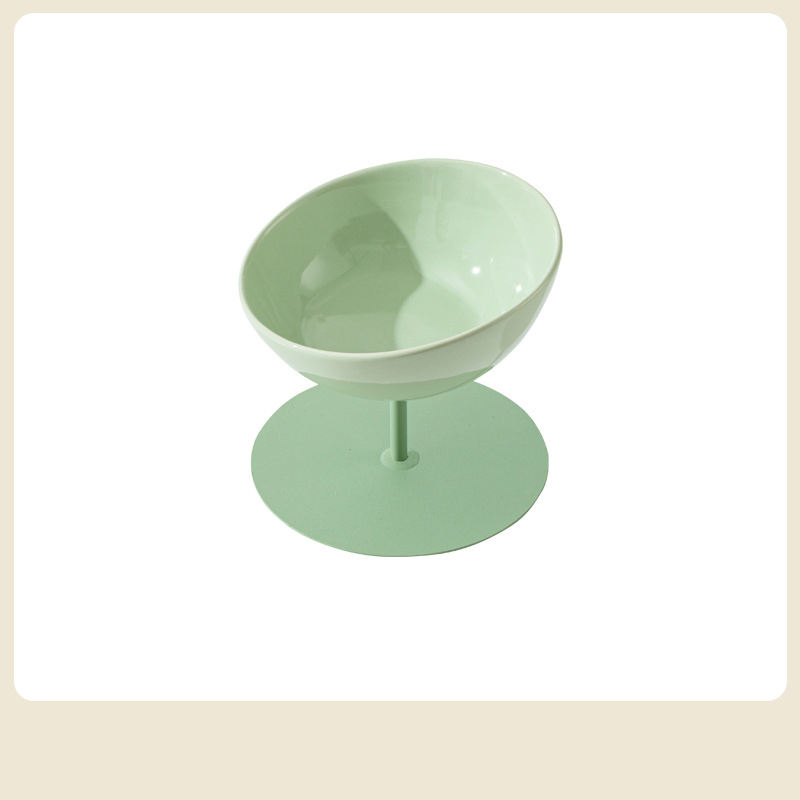 ชามทรงสูงฐานเขียว