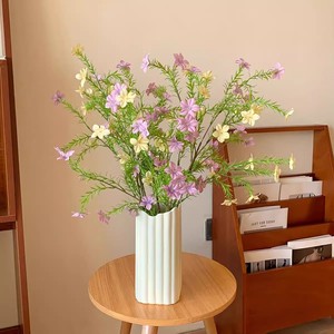 Arreglo de Flores Artificiales de Cristal y Seda en Florero Blanco para Decoración del Hogar y Bodas, Estilo de Lujo Ligero - Product Image 2