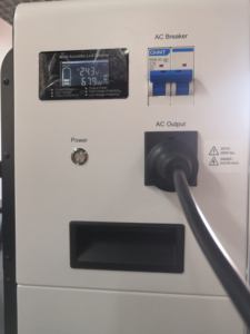 JUA Energy 4.5kWh BESS All In One Sistem Penyimpanan Energi Baterai Hybrid Solar dengan Inverter 2KW MPPT - Product Image 4