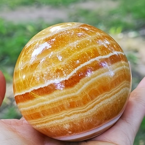 ลูกบอลคริสตัลแคลไซต์สีเหลืองธรรมชาติขัดเงา ขายส่ง สำหรับตกแต่งบ้าน อุปกรณ์เสริมการทำสมาธิ สำหรับฮวงจุ้ยและของขวัญวันหยุด - Product Image 4