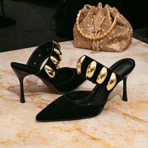 Sandales à talons hauts pour femmes QLFashion Huizhou AliExpress, en peluche noire, style simple, à bout pointu, faciles à enfiler - Product Image 5