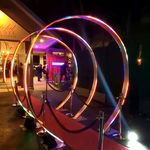 Arche de tunnel ronde en métal LED RGB à télécommande lisse pour la décoration de mariage et d'événements - Product Image 1