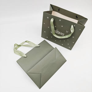 Sacs de shopping en carton vert de luxe avec logo personnalisé, en matériaux recyclés, emballage en gros pour les vêtements, petites entreprises - Product Image 5