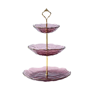 Assiette de service pour gâteau de mariage et de fête, en verre moderne classique à 3 couches avec bord doré, personnalisable, de luxe, écologique, pour desserts - Product Image 1