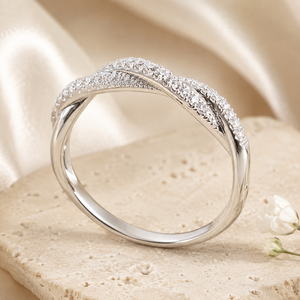 Anello con Design a Corda Intrecciata, Fascia Sottile per Donne - Product Image 4