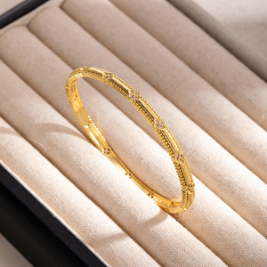 <b>Copper</b> Alloy Zircon Clover <b>Bracelet</b> For Women Minimalist Thin Band Bezel Setting Gift Jewelry - Product Image 2