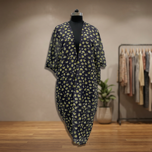 Robe longue en mousseline tissée à imprimé floral, col en V, manches kimono, style ample et enveloppant, style estival avec poches - Product Image 2