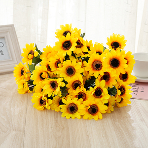 Ramos de Girasoles Artificiales para el Día de San Valentín, Bodas, Decoración del Hogar, Fotografía, Hoteles y Proyectos de Venta al por Mayor Transfronterizos - Product Image 2